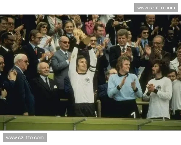 世界杯四年一届举办背后的历史规律与赛事魅力解析